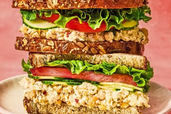 The Ultimate Chickpea and Cucumber Sandwich: A Quick & Healthy Delight