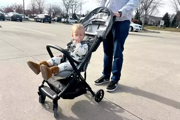 Choosing the Best Travel Stroller: A Comprehensive Guide