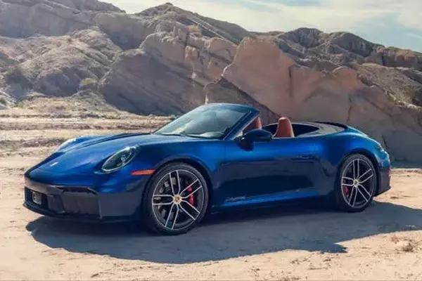 2026 Porsche 911 Carrera 4 GTS Cabriolet: A Detailed Photographic Overview