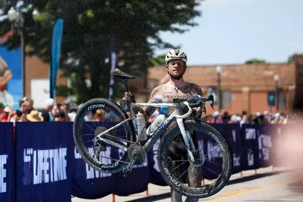 Schmidt Triumphs at Unbound Gravel Amidst Challenging Conditions