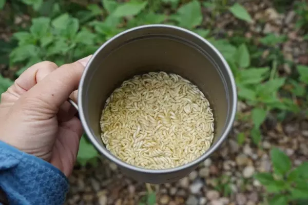 The Art of Cold Soaking: Backpacking Meals Without a Stove