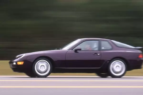 A Retrospective on the 1992 Porsche 968: Evolution and Design