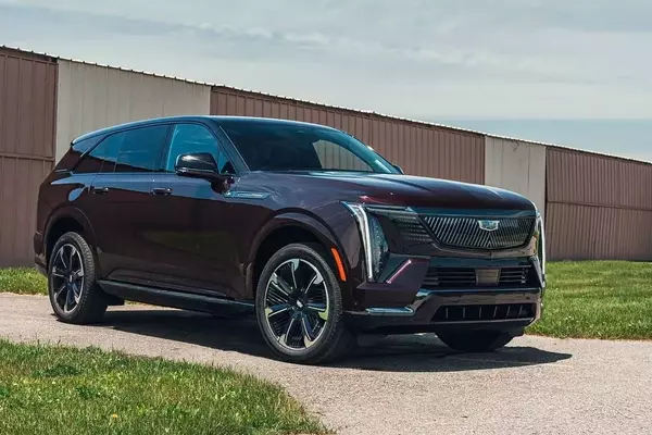 New Device Restores Apple CarPlay and Android Auto to GM EVs