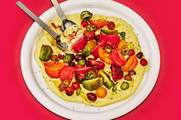Effortless Summer Dishes: Recipes Utilizing Peak-Season Produce