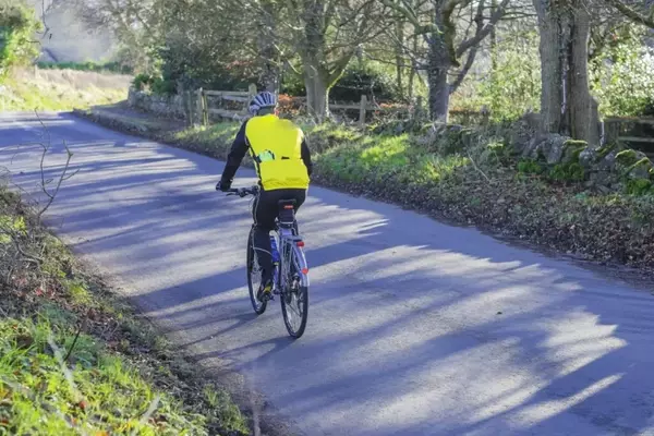 Oxfordshire's "Quiet Lanes" Plan Sparks Debate Over Road Usage