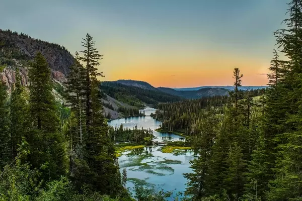 Discovering the Alpine Lake Paradise of Mammoth Lakes: A Hiker's Guide