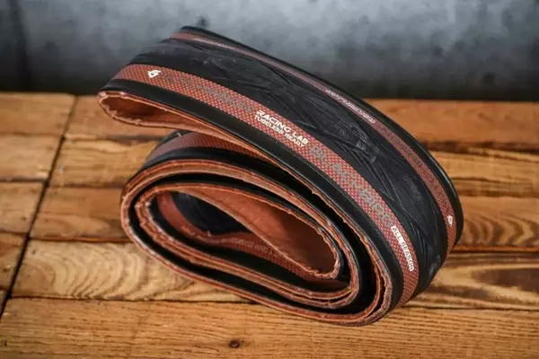 Hutchinson Blackbird All-Season TLR Road Tyres: A Comprehensive Review