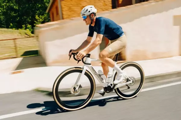 Megamo Unveils the Upon: A New Era for E-Road Biking with Powerful Avinox Motor