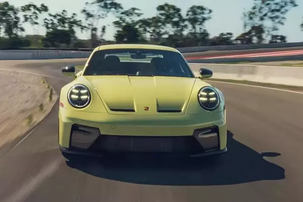 Porsche 911 will not go all-electric, retaining combustion and hybrid power
