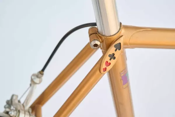 A Unique Raleigh Bicycle: A Testament to Craftsmanship and Personal Flair