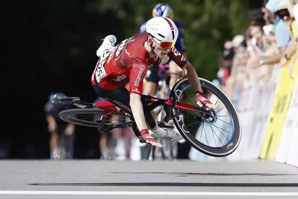 Unconventional Victory: Liam Slock Triumphs in GP Gippingen Despite Finish Line Crash