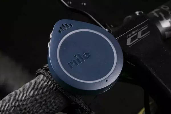 Milo Action Communicator: A Cyclist's Communication Dilemma