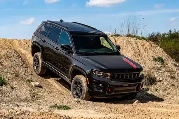 Jeep Grand Cherokee Trailhawk and Overland Return with Hurricane 4 Engine