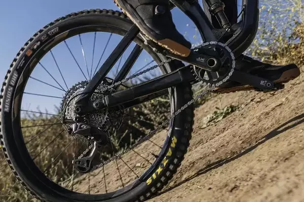 Shimano Introduces Advanced XT Drivetrain, Thicker Brake Rotors, and New Pedals for Enhanced Cycling Performance