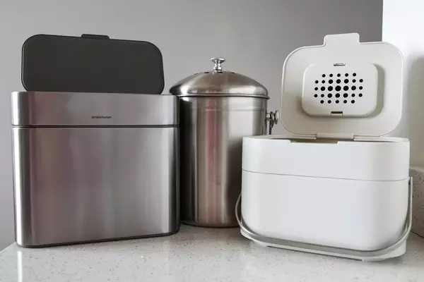 Choosing the Optimal Kitchen Compost Bin for Odor and Pest Control