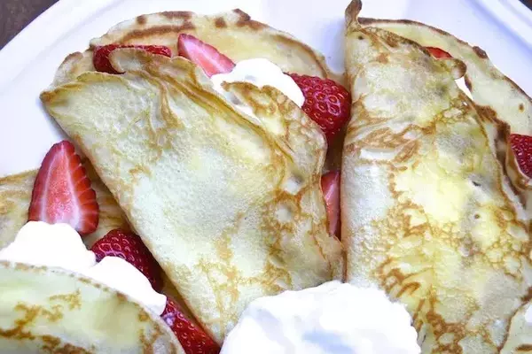 Strawberry and Cream Crepes: A Delightful Brunch Experience