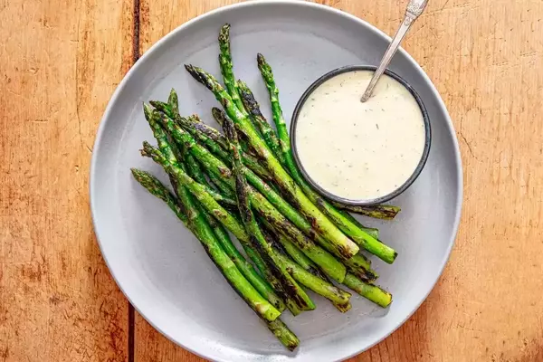 Mastering Asparagus: A Comprehensive Guide to Buying, Preparing, and Cooking