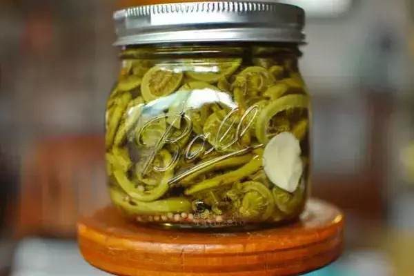 Preserving Spring's Bounty: A Guide to Pickled Fiddlehead Ferns