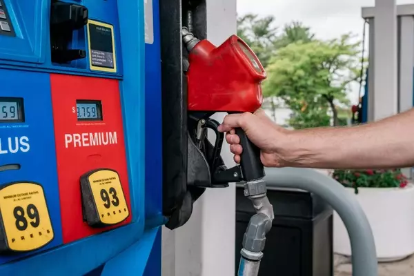 Texas Gas Price Alert: Find the Most Affordable Fuel Stations Now (Some Under $3.40)