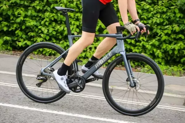 Ribble Ultra-Road Shimano Ultegra Di2: Blending Speed and Comfort for the Everyday Cyclist