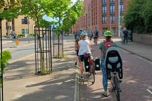 Glasgow's Cycling Ambitions Derailed by Funding Shifts, Threatening 200km of Cycle Lanes