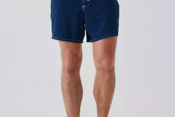 The Ultimate Guide to Men's Board Shorts: Style, Performance, and Comfort