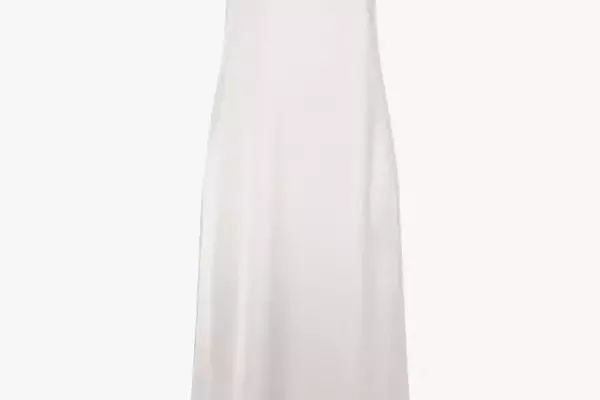Embracing Minimalist Summer Dresses: A Style Guide