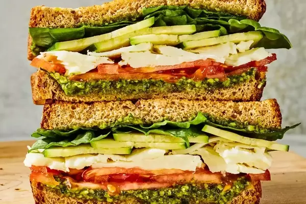 Delicious and Nutritious Vegetable Pesto Sandwich: A Quick Meal Solution