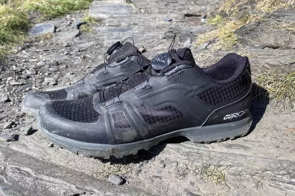 Giro Gauge Cycling Shoes: A Comprehensive Review of Versatility and Performance