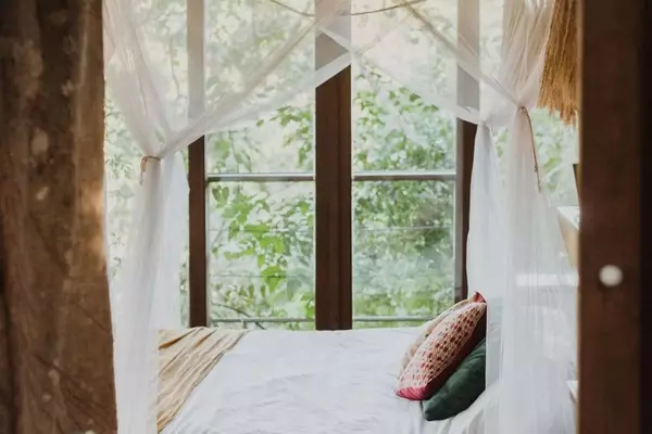 Unforgettable Romantic Retreats: Top Airbnb Honeymoon Destinations Worldwide