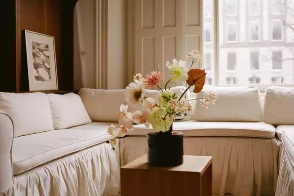 The Resurgence of Artificial Flowers: A Blend of Art and Sustainability