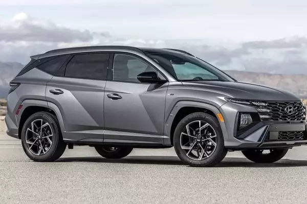Hyundai Recalls 96,000 SUVs for Faulty Displays