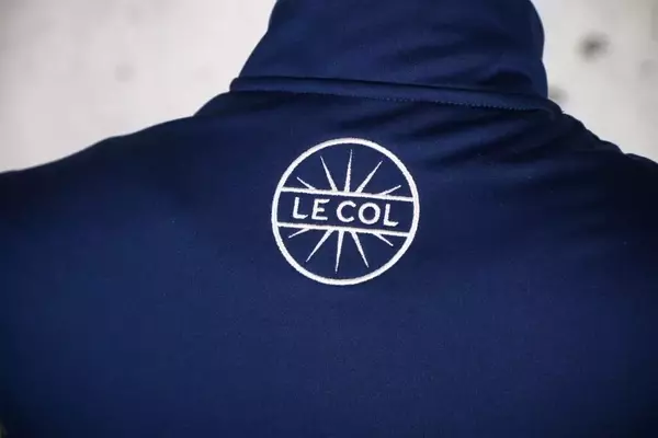 Le Col Faces Administration Amidst Financial Turmoil