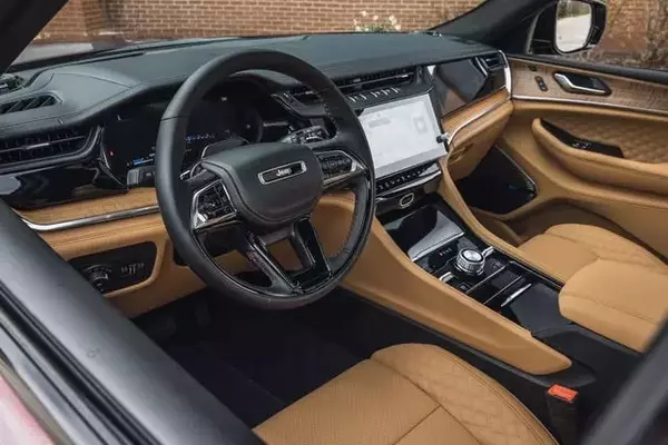 2026 Jeep Grand Cherokee Summit: An In-Depth Look at its Luxurious Interior