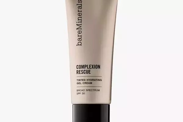 Heatwave Heroes: Makeup That Lasts