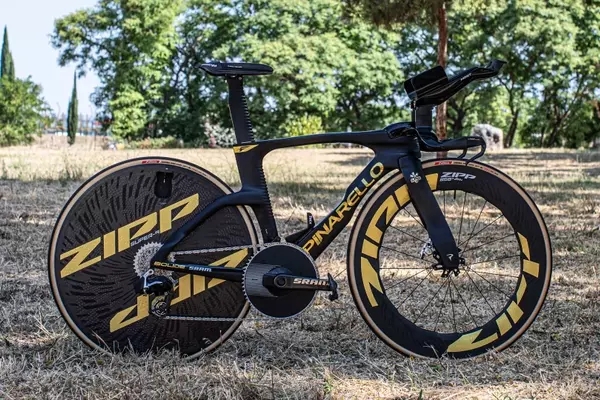 Tom Pidcock's Pinarello Bolide F Time Trial Bike: Tour de France Ready with Custom Modifications