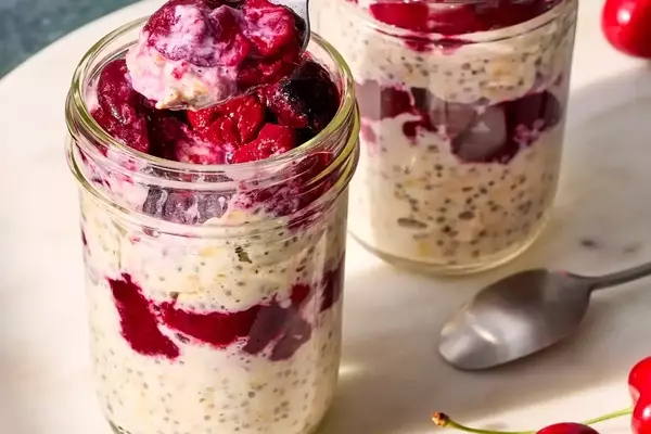 Delicious Cherry Pie Overnight Oats: A Healthy and Convenient Breakfast Solution