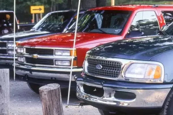 Ford Expedition vs. Chevrolet Suburban & Tahoe: A Vintage SUV Showdown