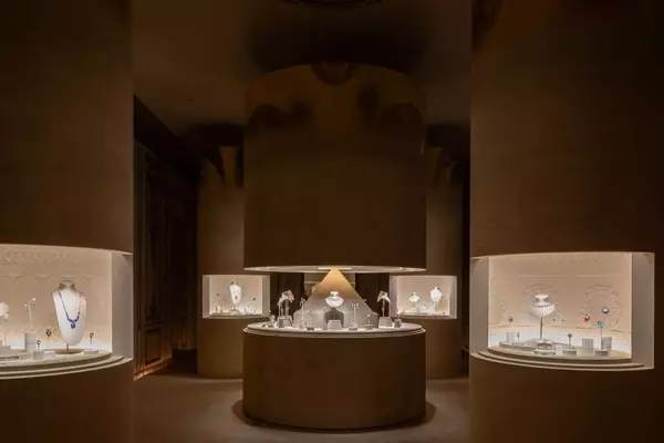 The Dazzling Future of High Jewelry: Trends and Triumphs