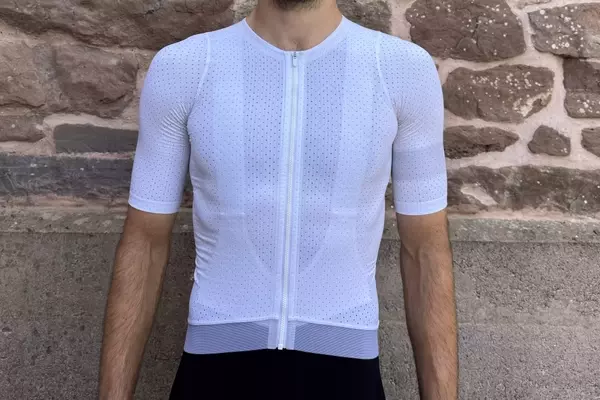 Rapha Pro Team Ghost Air Jersey: Superior Comfort in Extreme Heat