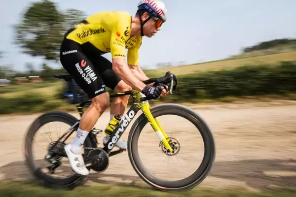 Reserve 48/53 GR Gravel Wheelset: Blending Aerodynamics and Off-Road Performance