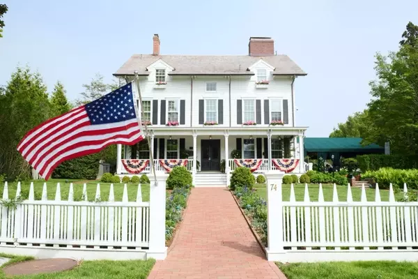 The Hedges Inn: A Timeless Hamptons Retreat Reimagined