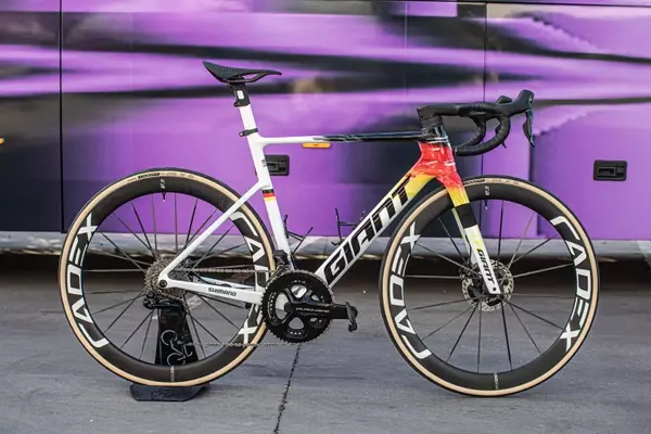 Felix Engelhardt's Custom Giant Propel Advanced SL: A Deep Dive into His Tour de France Ride