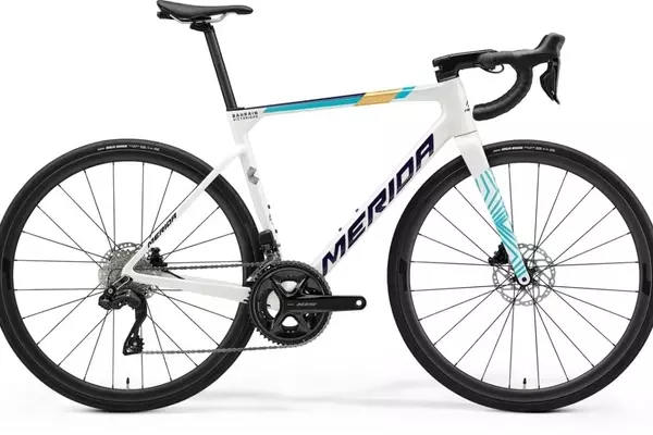 Merida Scultura 6000 Di2: The Ultimate Summer Cycling Deal