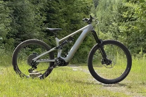 Specialized Levo 4 EVO Pro E-Mountain Bike Review: Dominating the Trails with Power and Precision