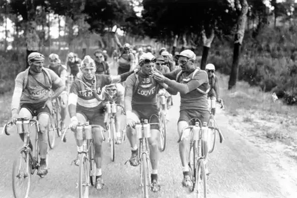 Elite Cyclists' Nutrition Strategies in Grand Tours