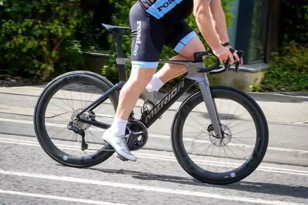Merida Reacto 9000: An Advanced Aero Race Bike Review