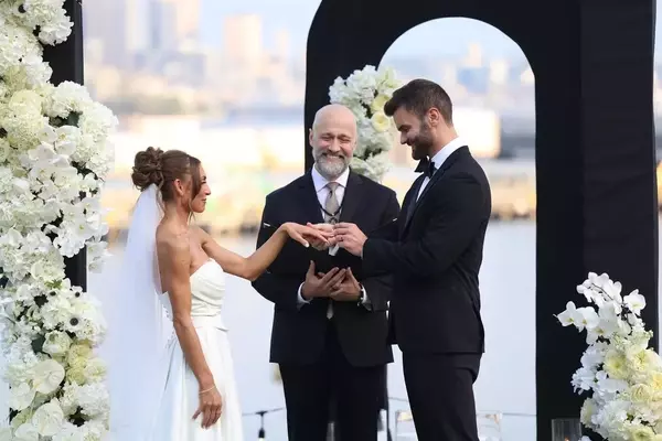 Married at First Sight Season 20: A Fresh Start on Peacock with New Experts and a Familiar Face