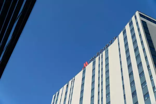 Cramer's Insight: Marriott Vacations vs. Marriott Hotels - A Long-Term Investment Perspective