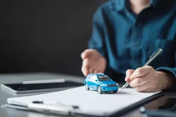 High Insurance Costs Hinder UK Electric Vehicle Adoption